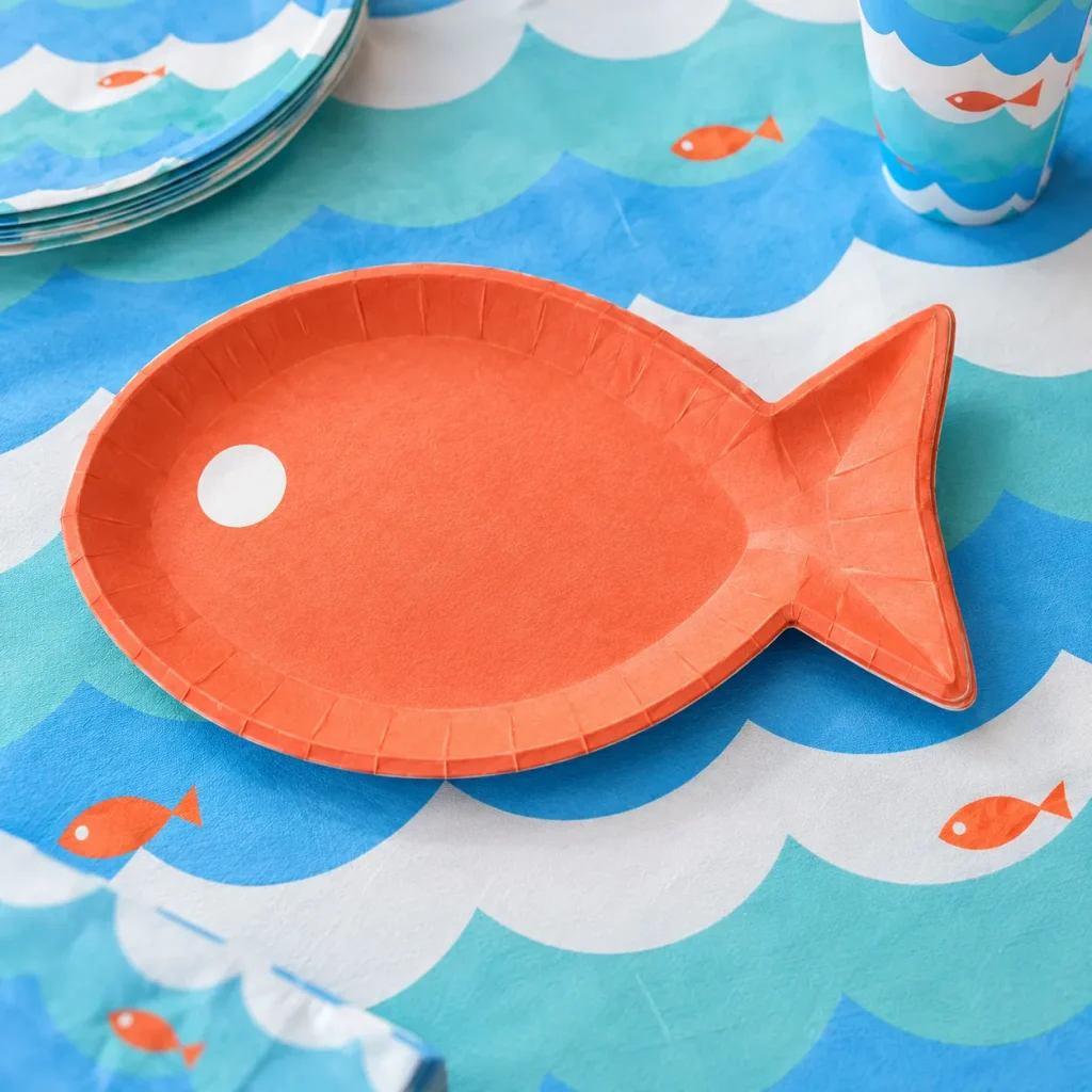 Wave Club Table Set close up